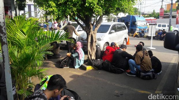 H-5 Lebaran, Stasiun Senen Mulai Dipadati Pemudik