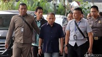 Duit suap yang diamankan itu diduga terkait sebuah proyek di Bengkulu. Namun belum disebut secara jelas proyek yang dimaksud.