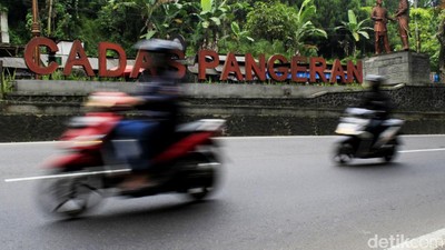 Jalur Cadas Pangeran Sumedang Rawan Longsor