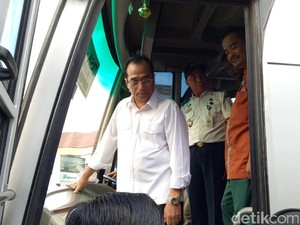 Menhub Minta Pemudik Hanya Naik Bus Berstiker Biru