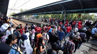 Kegiatan ini diawali dari Stasiun Tanjung Barat, Jagakarsa, Jakarta Selatan, dengan memberikan informasi tentang bahaya narkoba kepada sejumlah penumpang yang akan menaiki kereta api. Petugas juga turut menjelaskan soal aplikasi berantas narkoba yang dapat membantu masyarakat apabila ingin melaporkan kejadian penyalahgunaan narkoba.