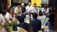 Agus buka puasa bersama para relawan Karib AHY.