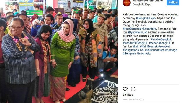 Lily Martiani Maddari dikenal aktif di politik juga berbisnis.  