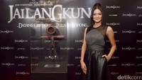 Amanda Rawles saat ditemui di premiere film Jailangkung di Plaza Senayan, Jakarta Selatan pada Senin (19/6) malam. Pool/Noel/detikFoto.