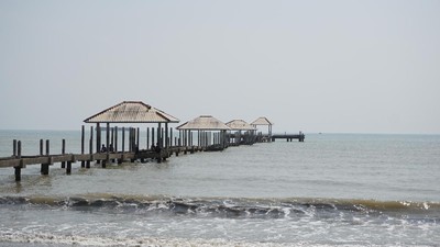 Mudik ke Tegal, Wajib ke Pantai Ini