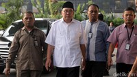 Mereka langsung diboyong ke Gedung KPK, Jalan Kuningan Persada, Jakarta Selatan, Selasa (20/6/2017) untuk dimintai keterangan dan langsung di tahan.