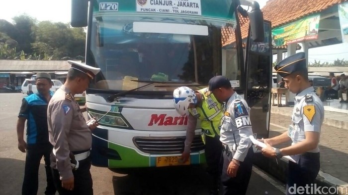 Polisi Cianjur Tegur PO Bus yang Abaikan Peralatan Kedaruratan