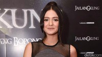 Di film tersebut Amanda Rawles berperan sebagai Bella, anak dari Ferdi yang diperankan oleh Lukman Sardi. Pool/Noel/detikFoto.