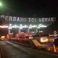 Tol Tangerang-Merak Mulai Dipadati Pemudik