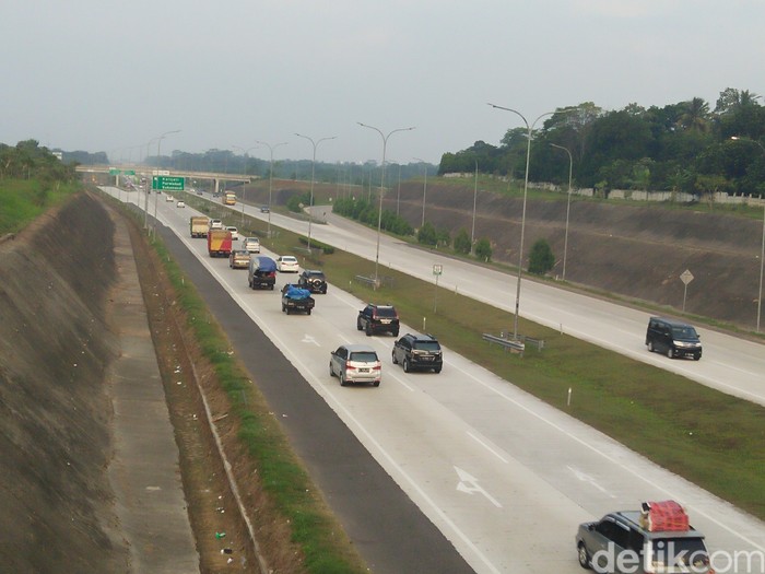 Suasana Jalan Tol Cipali untuk Mudik 2017