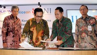 Kioson sendiri merupakan layanan yang memungkinkan masyarakat berbelanja online seperti penjualan pulsa, pembayaran tagihan, hingga aktivitas transfer antarbank. Kioson telah menjadi agen Laku Pandai bagi Bank Sinarmas dan BNI, hingga menghadirkan produk-produk di e-commerce seperti Tokopedia, elevenia, serta Berrybenka. Foto: dok. BNI