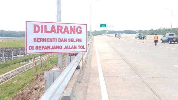 Lewat Tol Semarang-Solo, pemudik dilarang selfie.