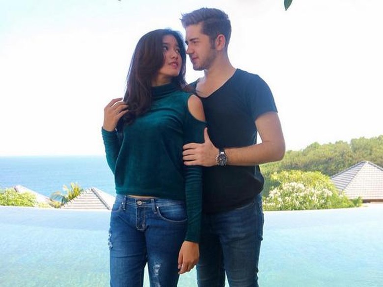 Hapus Foto Berdua di Instagram, Ochi Rosdiana dan Cemal Faruk Putus? Hapus Foto Berdua di Instagram, Ochi Rosdiana dan Cemal Faruk Putus?