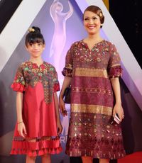 Inspirasi Tampil Berbaju Kembar Bareng Anak ala Selebriti Saat Lebaran