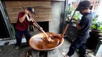 Melihat Pembuatan Dodol Khas Betawi