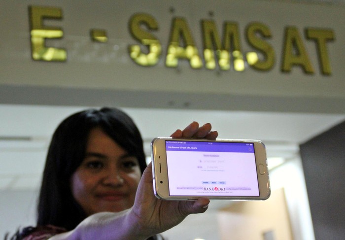Samsat Polda Metro Jaya bersama Bank DKI meluncurkan Informasi Data Kendaraan Bermotor. Kini mengecek pajak juga bisa dilakukan secara online lho. Asyik...