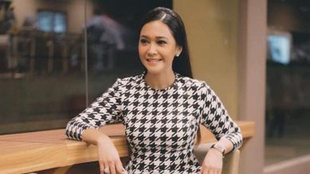 Maia Minta Restu El untuk Menikah, Atiqah Hasiholan Dikaruniai Anak