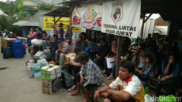 H-4 Lebaran di Terminal Lebak Bulus / 