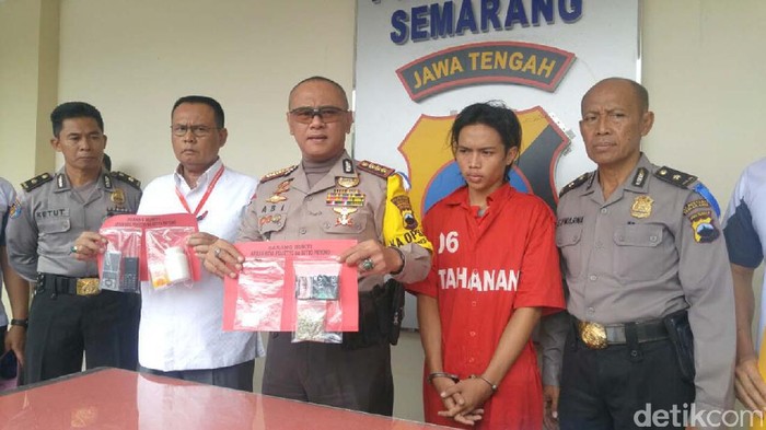Pengedar Narkoba Dibekuk Saat Ambil Barang di Bawah Pohon