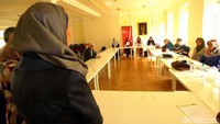 Di Austria, Carla dikenal sebagai aktivis serta penulis hal-hal yang berkaitan dengan muslim dan juga Islam. Tak heran, wajah Carla sering menghiasi layar kaca di Austria. Seringnya, Carla diminta berbicara mengenai kejadian teror di negara Eropa, yang kerap dikaitkan dengan Islam. Yoga Endryanto/TRANS7.