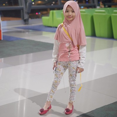 Cantiknya Nyaris Sempurna Sederet Anak Artis Ini Pilih