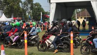 1. Barang bawaan di belakang motor cukup berat. Foto: Dok. Istimewa