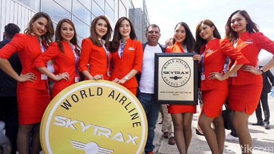Pramugari Cantik AirAsia di Skytrax 2017 Paris