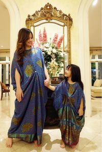 Inspirasi Tampil Berbaju Kembar Bareng Anak ala Selebriti Inspirasi Tampil Berbaju Kembar Bareng Anak ala Selebriti