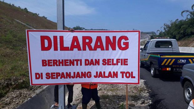 Lewat Tol Semarang-Solo, pemudik dilarang selfie.