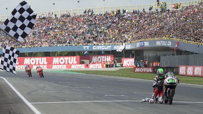 Momen-Momen Top Balapan di Assen Momen-Momen Top Balapan di Assen