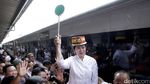 Puan Maharani Lepas Pemudik di Stasiun Senen