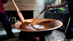 Melihat Pembuatan Dodol Khas Betawi