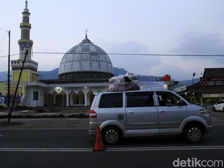 Mobil Berkonde di Jalur Mudik