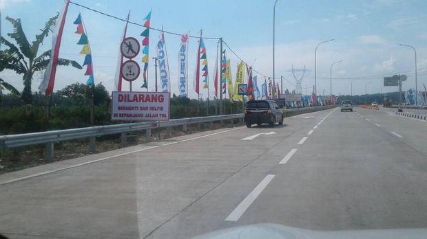 Kondisi jalan tol Batang-Kendal. 
