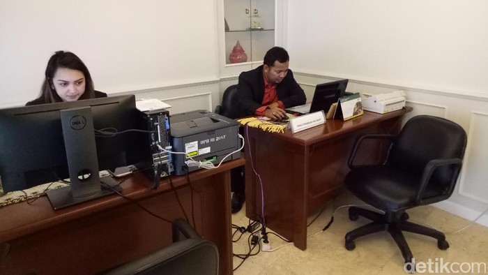 Melihat Aktivitas Posko Pengaduan Hak Angket KPK yang Sepi Aduan