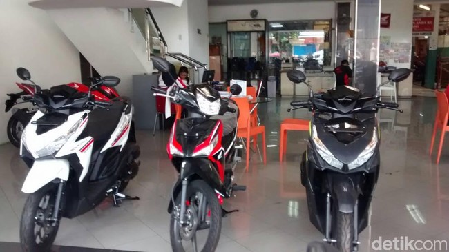 OJK Akan Izinkan Uang Muka Kredit Motor dan Mobil 0%