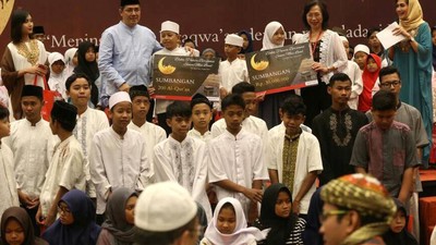 Sinarmas Land Beri Santunan