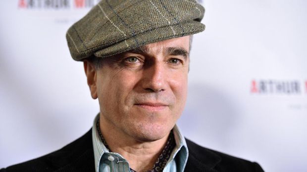 NEW YORK, NY - JANUARY 25: Daniel Day-Lewis attends Arthur Miller - One Night 100 Years Benefit at Lyceum Theatre on January 25, 2016 in New York City.  (Photo by Dimitrios Kambouris/Getty Images)