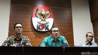 Wakil Ketua KPK Saut Situmorang menyesalkan suap yang melibatkan Gubernur Bengkulu Ridwan Mukti. Padahal Ridwan pernah menandatangani pakta integritas.
