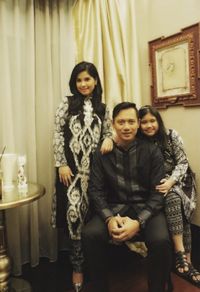 Inspirasi Tampil Berbaju Kembar Bareng Anak ala Selebriti Saat Lebaran