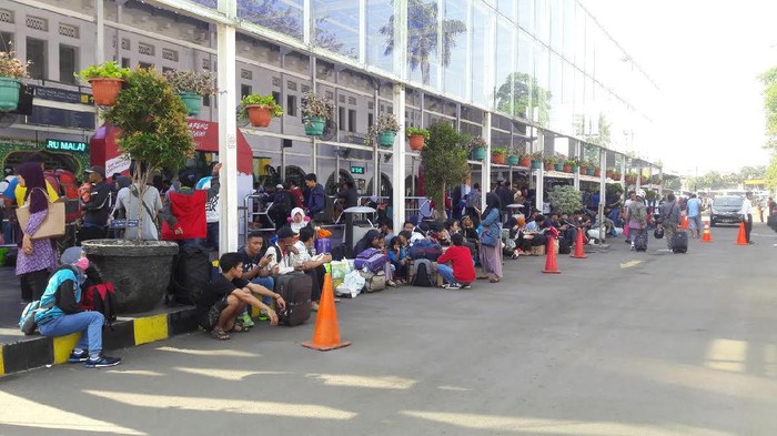 H-4 Lebaran, 25 Ribu Pemudik Berangkat dari Stasiun Senen