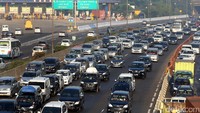 Diperkirakan puncak arus mudik lebaran di Tol Cikampek terjadi pada H-3 lebaran, saat karyawan mulai cuti dan libur Lebaran.
