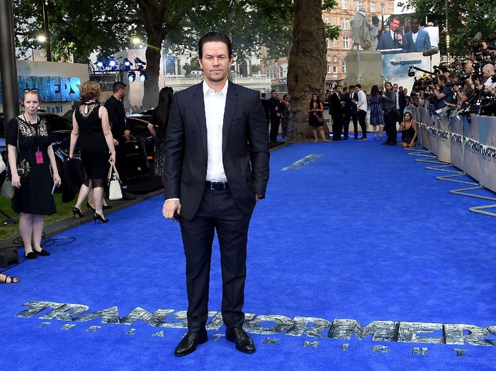Mantan Kekasih Gwyneth Paltrow WESTWOOD, CA - AUGUST 09: Actor Mark Wahlberg attends the Premiere Of STX Films Mile 22 at Westwood Village Theatre on August 9, 2018 in Westwood, California. (Photo by Leon Bennett/Getty Images)