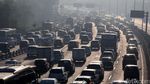 Ribuan Kendaraan Pemudik Mulai Padati Tol Cikampek