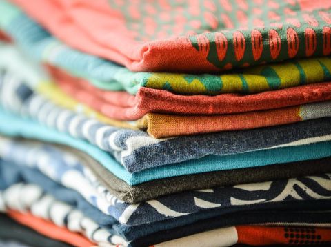 8 Cara Mencuci yang Benar agar Warna Baju Tidak Cepat Pudar