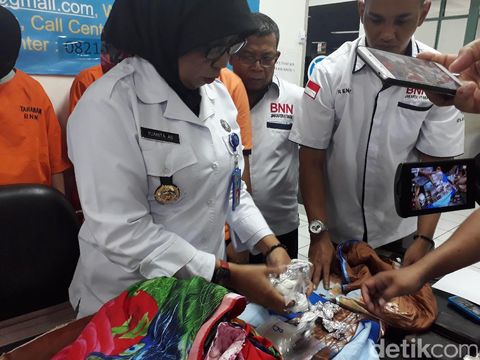 BNN Jakarta Utara menggelas jumpa pers terkait penyelundupan narkoba.