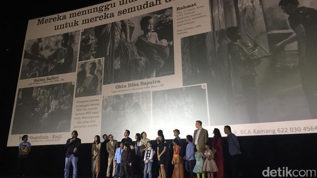 Darwis Triadi Lelang Foto di Premier 'Surat Kecil untuk Tuhan'