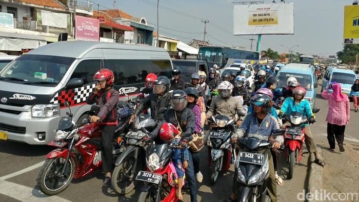 Pemudik Motor di Cirebon