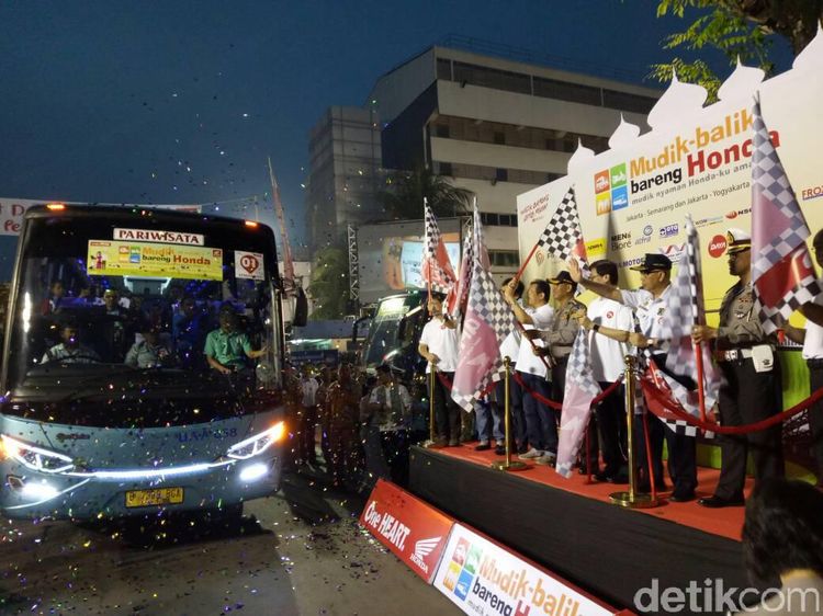 Honda Berangkatkan 2.315 Pemudik