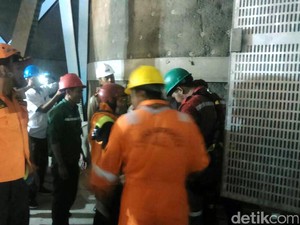 4 Orang Masih Terjebak di Cerobong Asap PLTU Palabuhanratu, Kondisinya Lemas